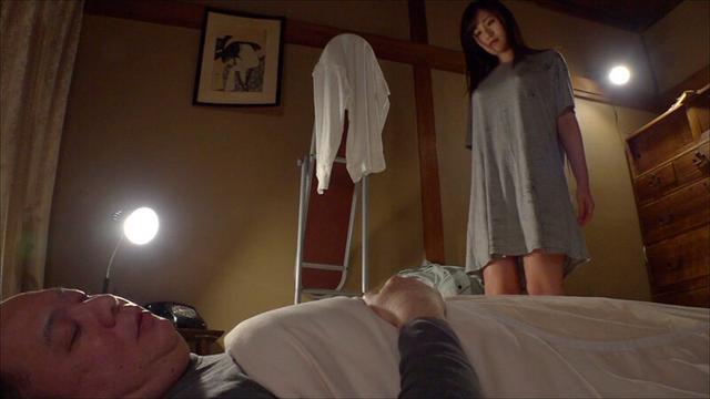 田舎の冬はヤルことがないから大嫌いな隣人と汗だくになるほど密着性交で温め合っていました 堀内美香 サンプル画像 17