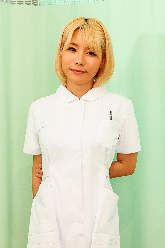 フェラチオしてくると噂の美人看護師 岡本莉里 サンプル画像 1