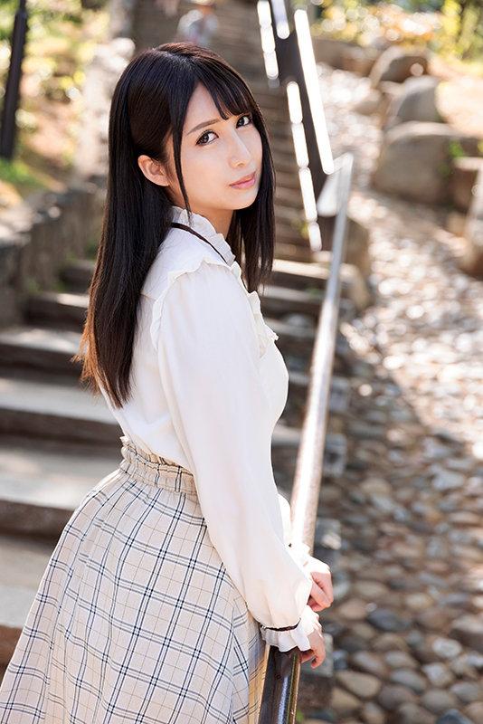 とにかく量が…ヤバい。令和イチの潮吹き系女子は、両親に大切に育てられてきた箱入り娘でした。AV Debut あいのりさ サンプル画像 1