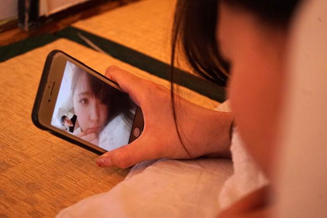 恋する人妻3 10人 中出し 5時間 サンプル画像 2