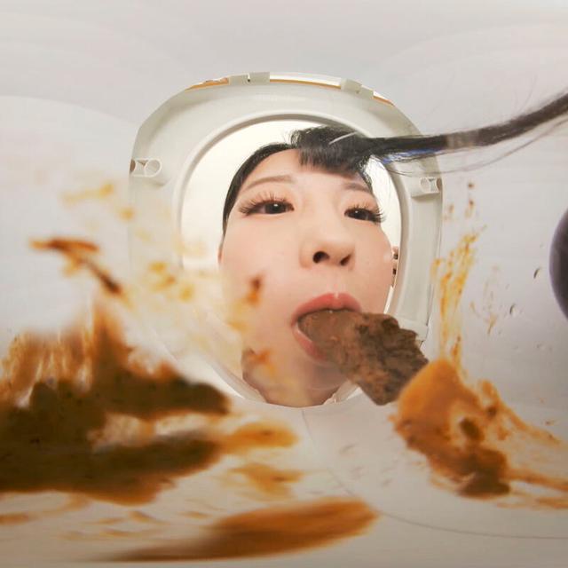 【VR】【VR高画質】M男を人間便器にして楽しむゲロスカ女子倶楽部 前多まこ サンプル画像 7