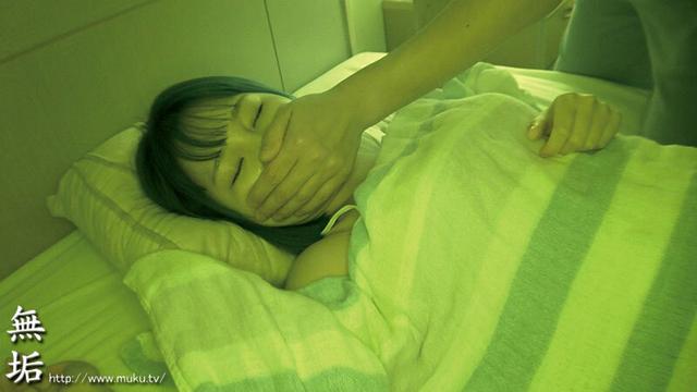 盗撮、家宅侵入、眠っている少女に覆いかぶさって…。 睡眠学習。総集編4時間 サンプル画像 6