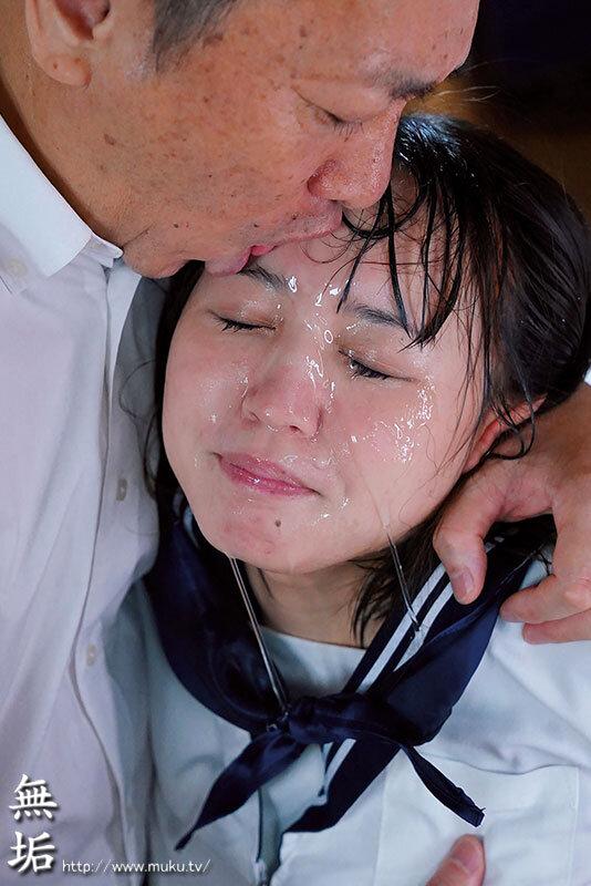 マニアックな性癖にぶっささる偏愛AV 顔中唾液でべっとべと… 少女が顔面のねっちょねちょのくっさい唾にまみれてイキまくる！ 唾液マニアに贈る究極の4時間 サンプル画像 6