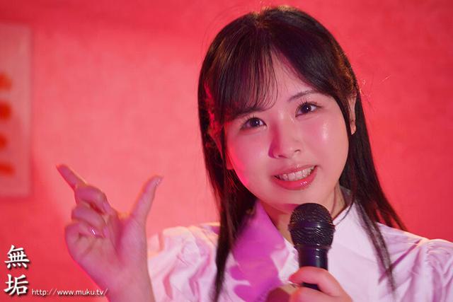 私、AVで処女喪失します！ 男性経験0人の元アイドルが決意の処女喪失 透明感抜群の美少女・処女喪失ドキュメント 侑李あいみ サンプル画像 2