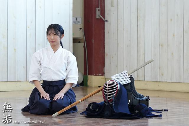 令和の美少女剣士 中出しAVデビュー！ 剣道2段！ 透明感あふれる美少女が竹刀じゃなくてち○こに突かれちゃう 中村心 サンプル画像 2