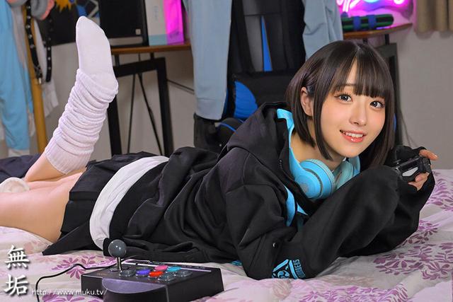いつでもおま×こ使い放題！ ゲームしながら自由にハメさせてくれるドスケベ引きこもりゲーマー妹 小島みこ サンプル画像 2