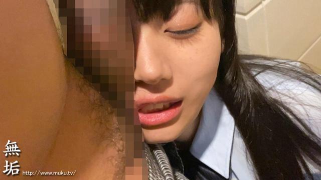 パンツでお小遣いを稼ごうとする裏垢制服女子と待ち合わせ。弱みに付け込んで無理やり肉棒奉仕させる。睨まれ、泣かれながら嫌々フェラ強●屈服 完全撮卸 被害者10人240分 サンプル画像 5