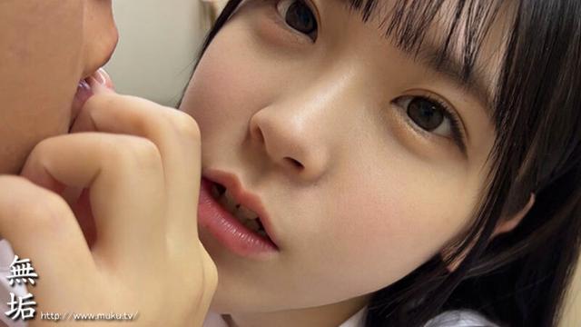 盗撮してオカズにしてた女子達がビックリまさかの超ドスケベ。小悪魔痴女化で精液搾り取られまくる！ エロ過ぎる発情期の制服女子達が肉食痴女責めハーレム 皆瀬あかり 白橋りほ 星宮こと 沙月恵奈 栄川乃亜 サンプル画像 2