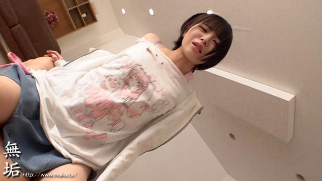 普段は明るくて学校の中心的存在の女の子。 でも本当は… オジサンのおち●ぽに没頭し、イキ喘ぎまくる淫乱な変態少女だということは、クラスの誰もまだ知らない。 サンプル画像 11
