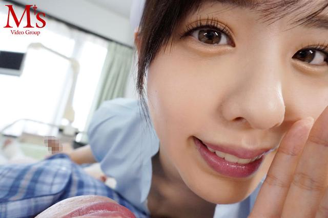 癒しの笑顔でシコシコどぴゅッ！ めちゃカワ手コキ美少女ナース ささやき淫語と緩急手コキで最高の射精に導いてくれるヒーリング手マ○コ看護 白桃はな サンプル画像 8