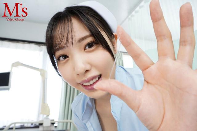 癒しの笑顔でシコシコどぴゅッ！ めちゃカワ手コキ美少女ナース ささやき淫語と緩急手コキで最高の射精に導いてくれるヒーリング手マ○コ看護 白桃はな サンプル画像 9