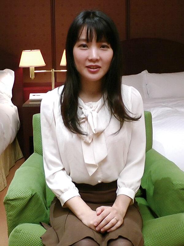 黒髪淫乱美人妻を探せ！エロいギャップ妻は最高！！ サンプル画像 1
