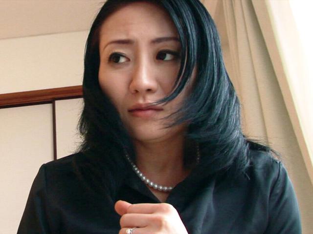 黒髪淫乱美人妻を探せ！エロいギャップ妻は最高！！ サンプル画像 6