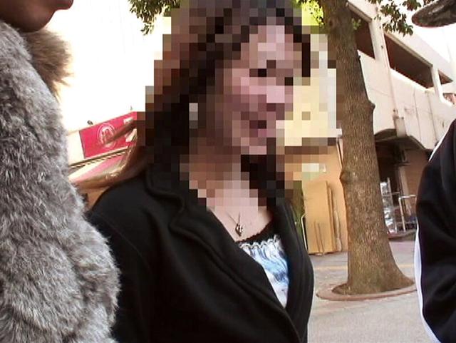 巨乳ちゃんをナンパせよ！おっぱいを揺らしながら歩いている女はヤレる サンプル画像 2