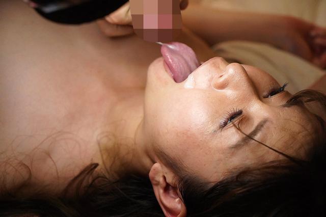 母の魅力的なカラダに骨抜きのメロメロにされた息子！ サンプル画像 11