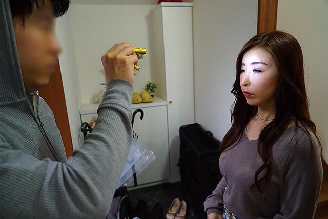 些細なことで隣人トラブルに巻き込まれた美人妻の悲劇 サンプル画像 4