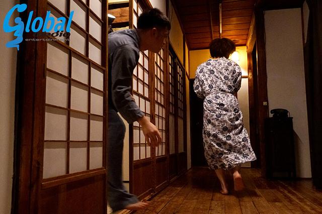 嫁の母と禁断性交 其の参拾弐 妻よりもお義母さんの方がいいよ… 嶋崎かすみ サンプル画像 2