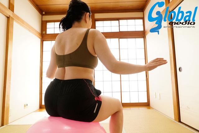 母の尻 抜き挿し丸見え近親相姦 其の拾参 三枝由梨 サンプル画像 1