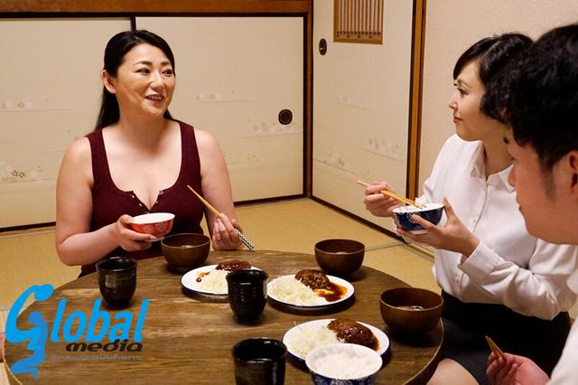 嫁の母と禁断性交 其の四拾弐 妻よりもお義母さんの方がいいよ… 奈良崎みづき サンプル画像 1