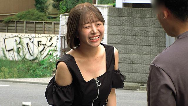 1発10万円！ヤバすぎる腰振り騎乗位で連続射精中出しチャレンジ！！渋谷のセンター街で見つけた騎乗位自慢のドエロいギャルたちが生ち〇ぽにまたがり金玉スッカラカンになるまで精子を搾り尽くす！！ サンプル画像 1