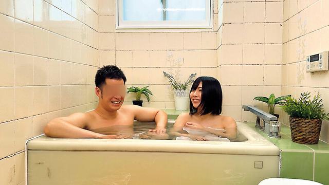 仲良し兄妹限定！せまーいお風呂で密着混浴体験！10年ぶりの兄妹風呂で妹のプリケツちらり！おっぱいポロリ！勃起が抑えきれずそのまま生中出しSEXしちゃいました！ サンプル画像 7