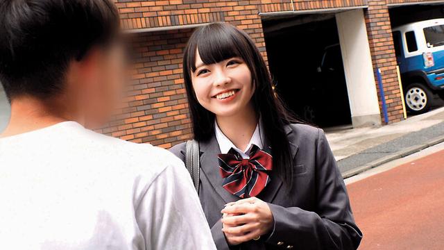 ［原液J○1cm1万円のギリギリディルドチャレンジ！］「先っちょだけなら…」って言ってたのに極太ディルドのマ○コ奥刺激が快感すぎてズボズボ…ズボッと全挿入！「こんなに大きいの初めて…」膣奥にガンガン当たる初めての快感に発情腰ふり！恥ずかしお漏らし潮！潮！潮！ サンプル画像 5