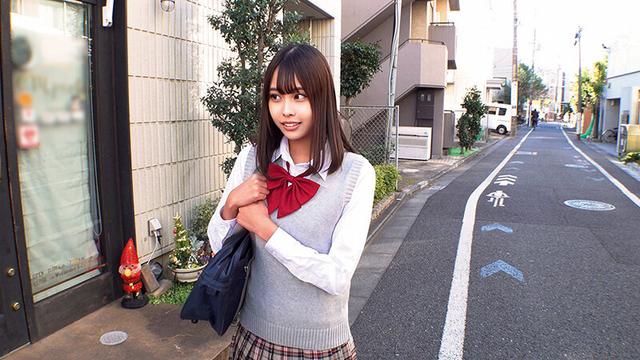 彼氏を責めたことなんてないJ系美少女が【初めてのM男いじめ】敏感M反応に徐々にハマってエロエロS痴女覚醒！「勝手にイッちゃダメだからね～」乳首責め手コキ、顔騎責め、エンドレス寸止め//暴発しちゃうMチンに生のまんま跨りエチエチ腰振り騎乗位でイキまくる！ サンプル画像 17