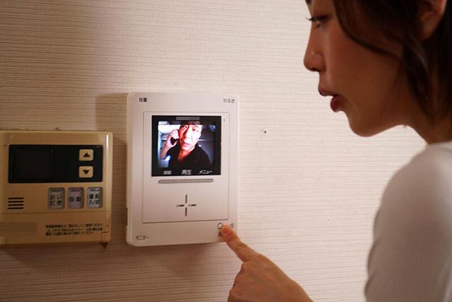 海外赴任から帰国したら…嫁さんが近所のオラついた巨根男の言いなり孕ませ肉便器になっていました… 美咲かんな サンプル画像 12