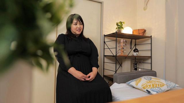 真面目そうなのに、旦那に内緒で浮気を繰り返すKカップ超乳ぽっちゃり人妻 本名不明 サンプル画像 2