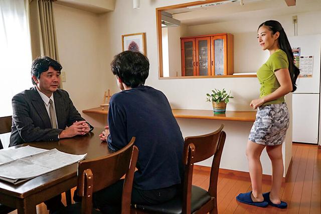 デカチン近親相姦 息子の硬くソリ返るズル剥けチ●ポにねとられた母 東条実澪 サンプル画像 2