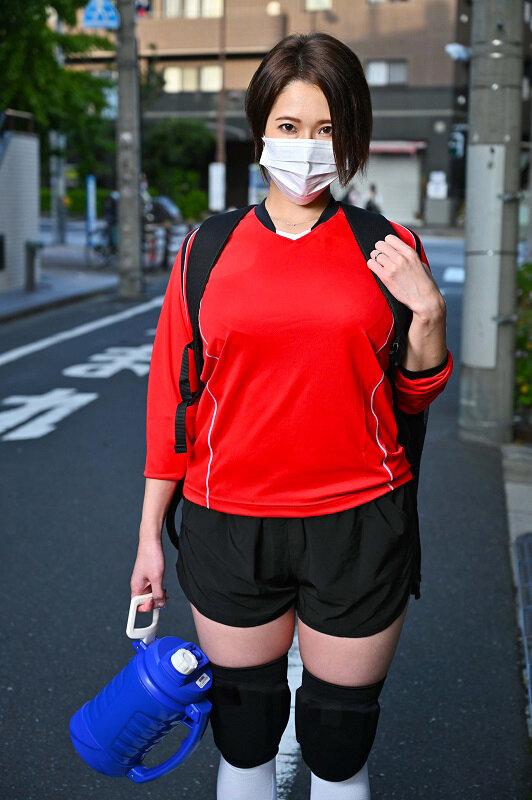 【VR】超肉感特化！ママさんバレーに打ち込んでる隠れ美熟女をいきなり呼び出し好き放題しまくりVR 乃木はるか サンプル画像 2