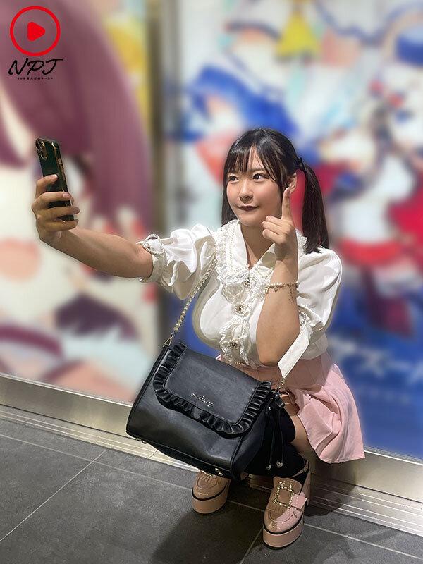 アキバに出没する男性経験少なそうな女オタク（脱いだら凄い）を女性用風俗の体験モニターに誘い出しテクニックとガチ恋営業で沼らせハメ撮り流出 サンプル画像 1