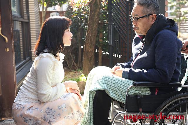 熟母34 ～父の近くで母と息子の不道徳セックス～ 平岡里枝子 サンプル画像 20