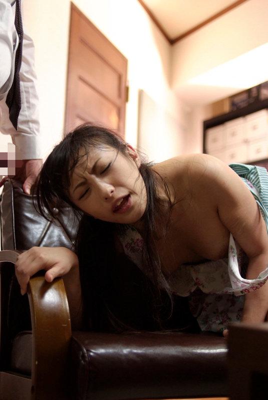 おばさんの変態アナルに挿入 サンプル画像 1