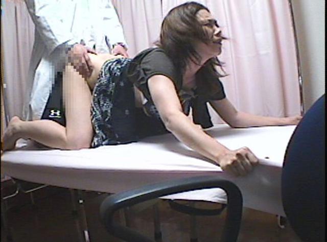 盗撮 不妊治療中の人妻が求めるのはイケメン医師の精子での受精 産婦人科はエロい！！ サンプル画像 8