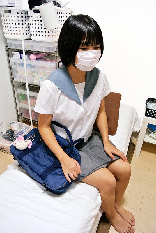 実話体験記 放課後のバイト先は隣の駅の独り暮らしの変態おじさんの家。恥ずかしかったけれど時給は友達の5倍でした。 サンプル画像 16