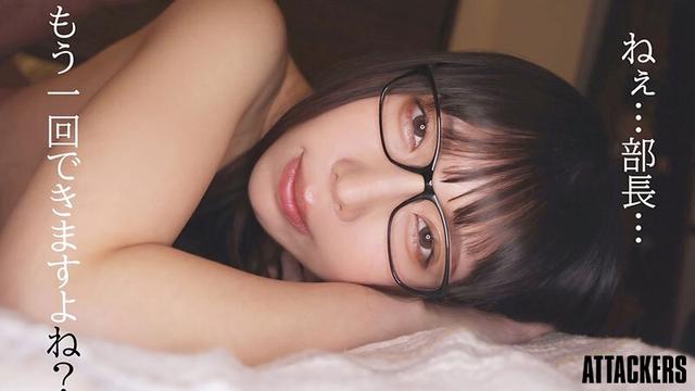 地味で真面目で大人しいと思っていた部下が仕事も家庭も全部ダメな僕をからかうように焦らして精子を搾り取ってくるんです。 安位薫 サンプル画像 10