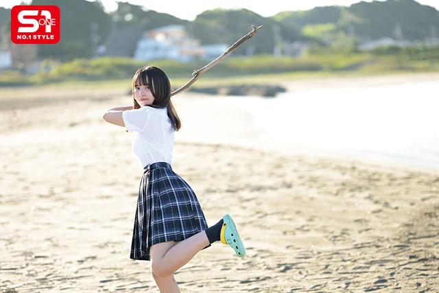 大きな瞳のイマドキ王道美少女がAVデビューして1年が経ちました。 渚あいり 初めてのベスト 12時間 サンプル画像 10