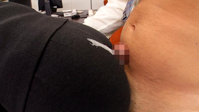 トロ尻の割れ目で尻ずり！完熟の内腿に挟まれて腿ずり！ サンプル画像 5