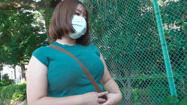 天然巨乳を揉む 豊満おっぱいを着衣や下着や生で揉んだり吸ったりする！外歩き映像付き サンプル画像 10
