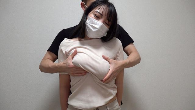 天然巨乳を揉む 豊満ユサユサおっぱいを着衣や生や下着で揉んだり吸ったりこねくり回したり サンプル画像 11