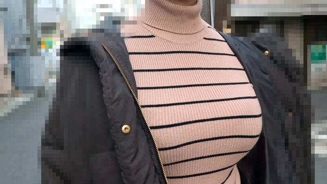 天然巨乳を揉む 服の上からでもわかるボリュームおっぱいを着衣や生で揉んだり吸ったりこねくり回したり サンプル画像 5