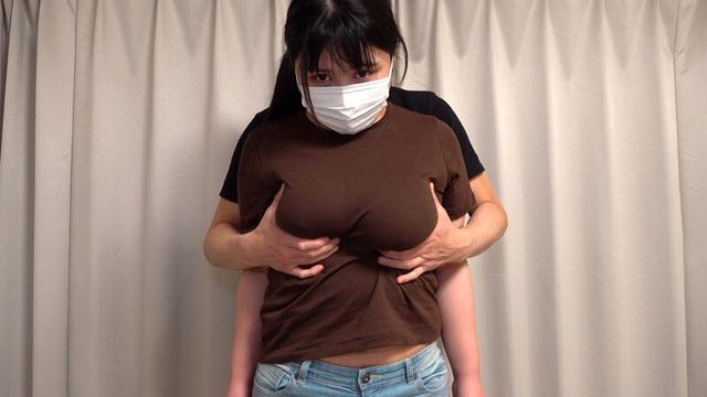 天然巨乳を揉む たゆんたゆんの豊満おっぱいをいろんな体勢にして着衣や生で揉みたくったり、吸い付いたり サンプル画像 10