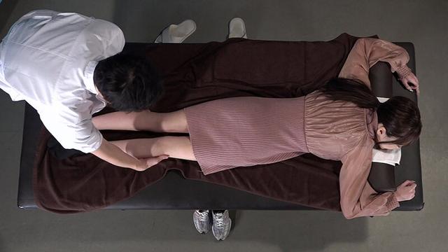 美人女教師を性感マッサージでとことんイカせてみた（8） サンプル画像 2