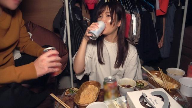1K中出し部屋呑みドキュメント 最強おっとり癒し系新人・汐見唯ちゃん サンプル画像 10