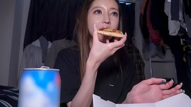 新人部屋呑みドキュメント クールなスレンダー超絶新人美女 羽咲美亜 サンプル画像 10