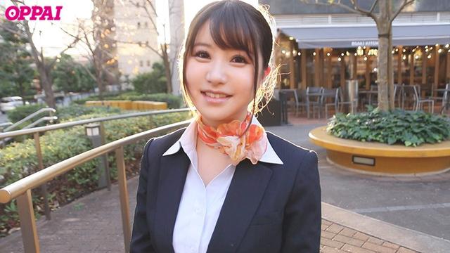 Hカップ神尻グラマラス！現役キャビンアテンダントAVデビュー 上品でおしとやか…でも最高級に下品な中出しを求めるスケベな女 菜月るい サンプル画像 1