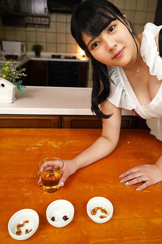 【VR】誰もが羨む美人でHcup自慢の妻なんだが僕のチ●ポが好きすぎて常にザーメン搾り取られる（悪）？夢のような結婚性活 蓮水りん【8K】 サンプル画像 5