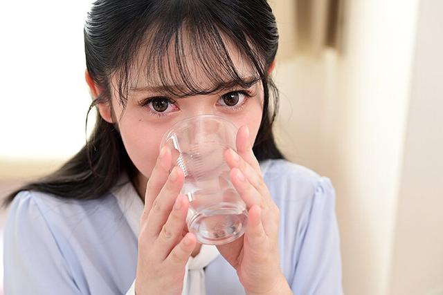 【VR】変態医師に媚薬を飲まされ言いなりスケベ検診 性欲モンスター化した美女に精液を搾取され尽くす 星宮もも 【8K】 サンプル画像 5