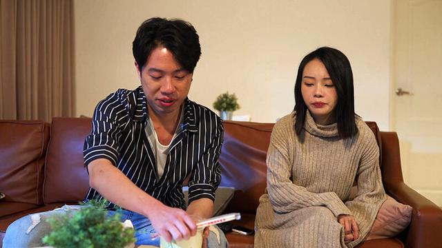 台湾NTR事情「奥さん、ごめんなさい…」エロい美女達の誘惑に負けたセックスレスでかちん旦那の秘密 サンプル画像 7